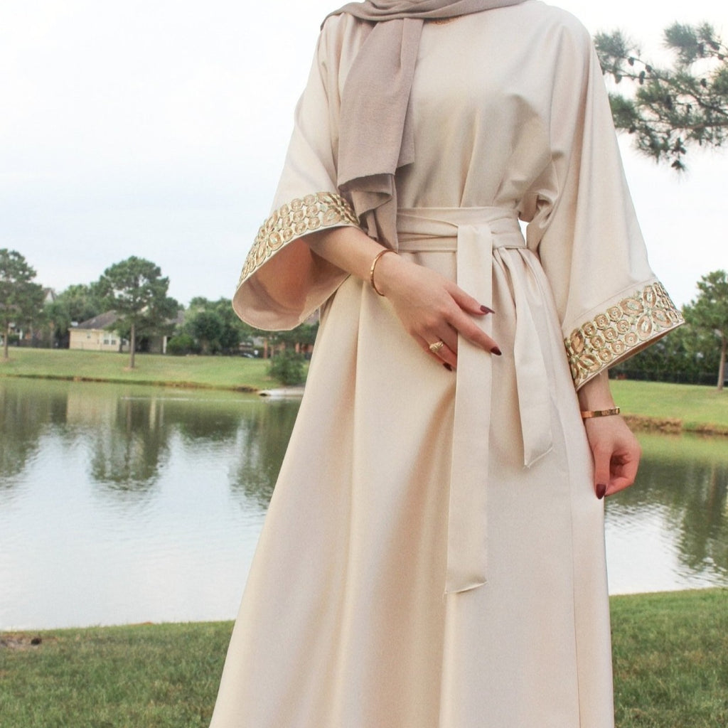 Plain Elegant Maxi Dress with Detailed Sleeves